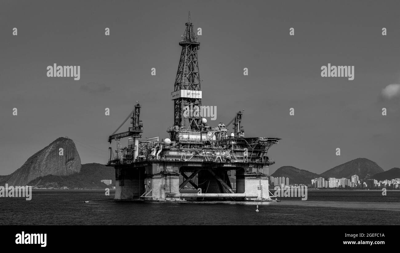 Oil exploration platform anchored in Guanabara Bay, Rio de Janeiro, Brazil Stock Photo