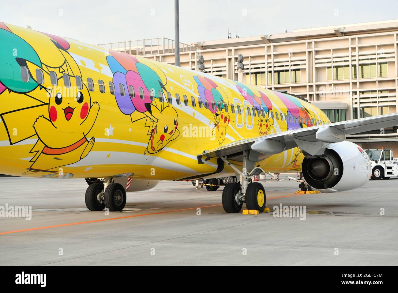 Skymark Pikachu Jet BC (737-800, JA73AB) arriving at Naha