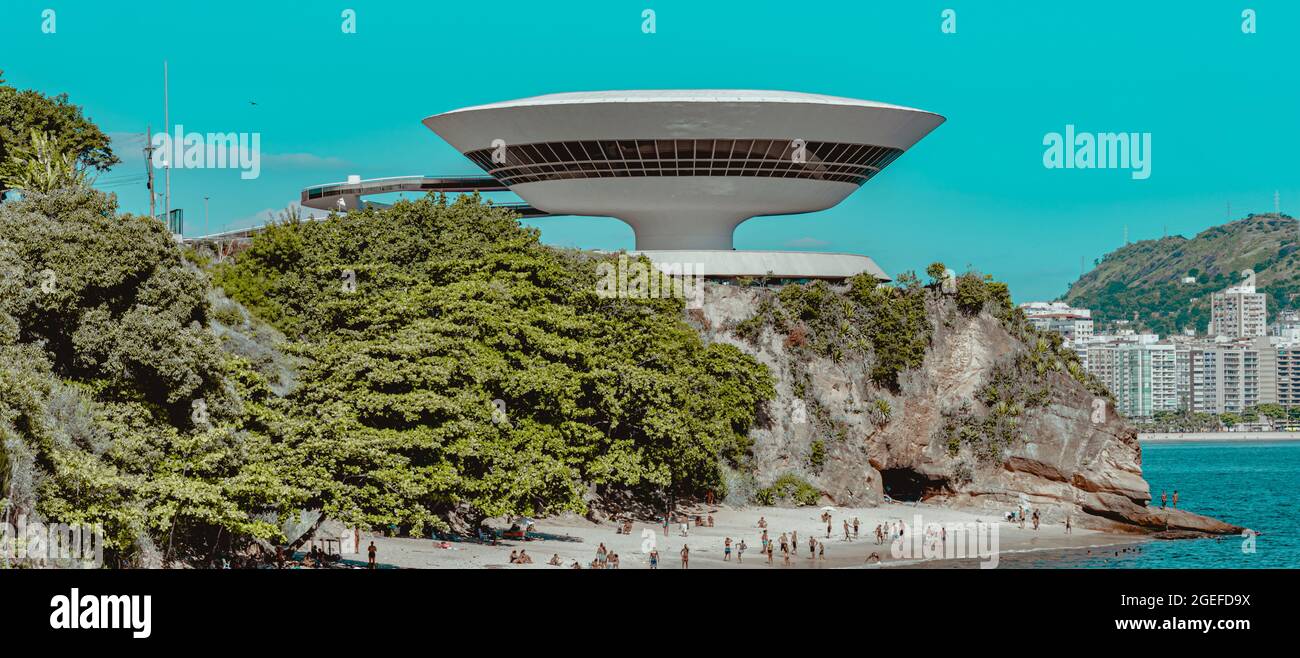 The Museum of Contemporary Art in Niterói designed by Oscar Niemeyer Stock Photo