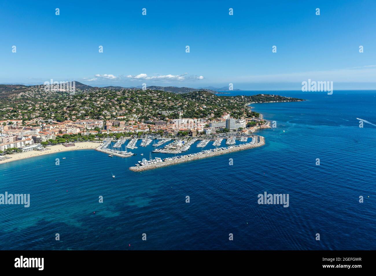 FRANCE VAR 83 SAINTE MAXIME CENTRE VILE Stock Photo Alamy france-var-83-sainte-maxime-centre-vile-stock-photo-alamy