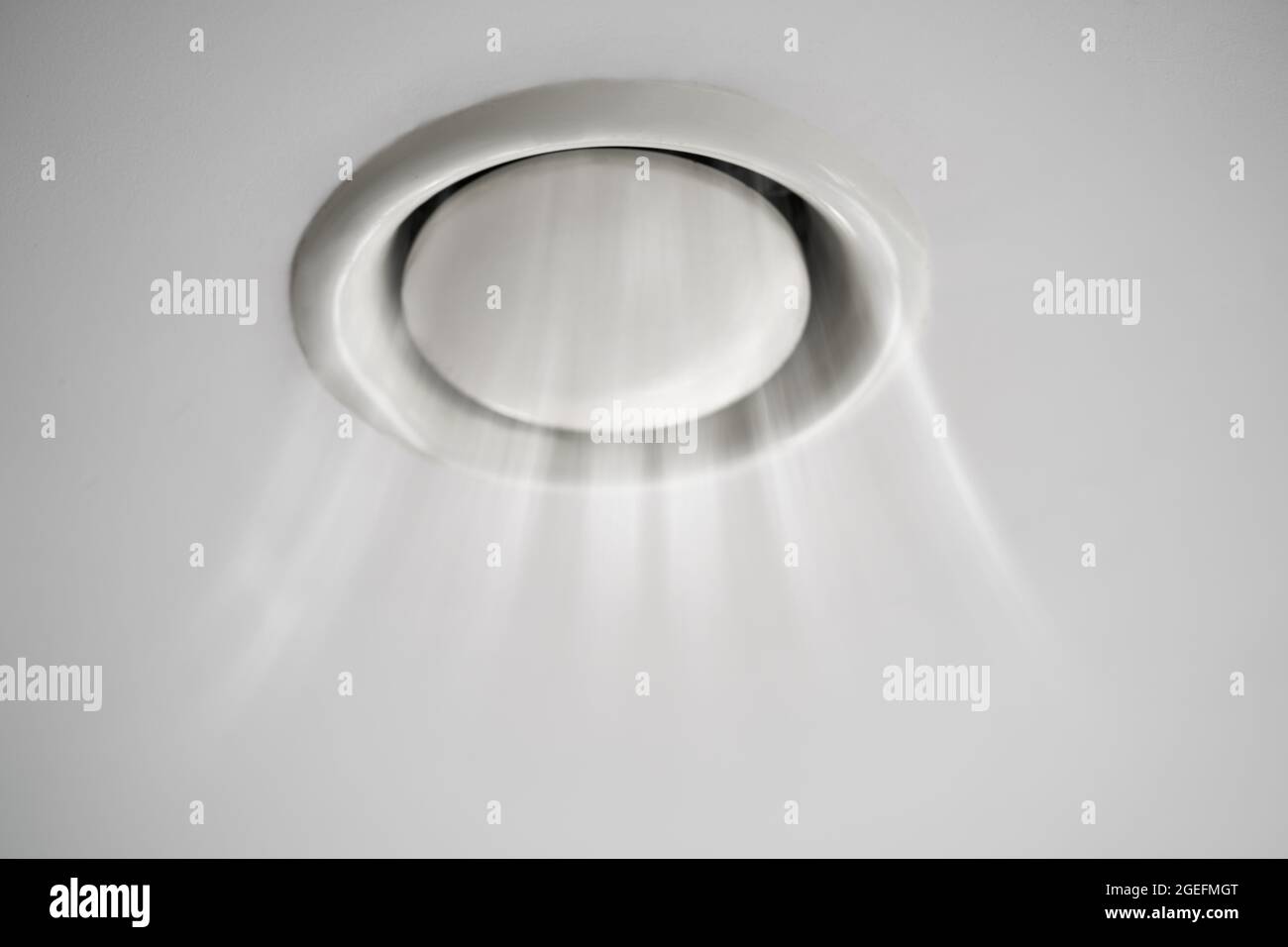 Ceiling air vent hires stock photography and images Alamy