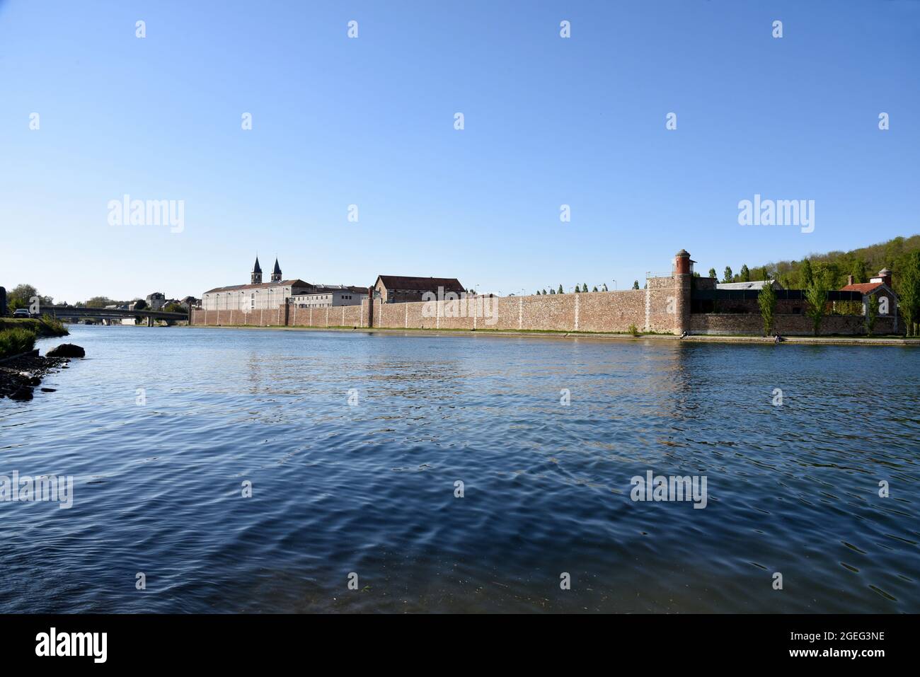 Melun (Paris area): the detention center on the island of Saint Etienne, on the banks of the River Seine. Within the framework of the prison modernisa Stock Photo