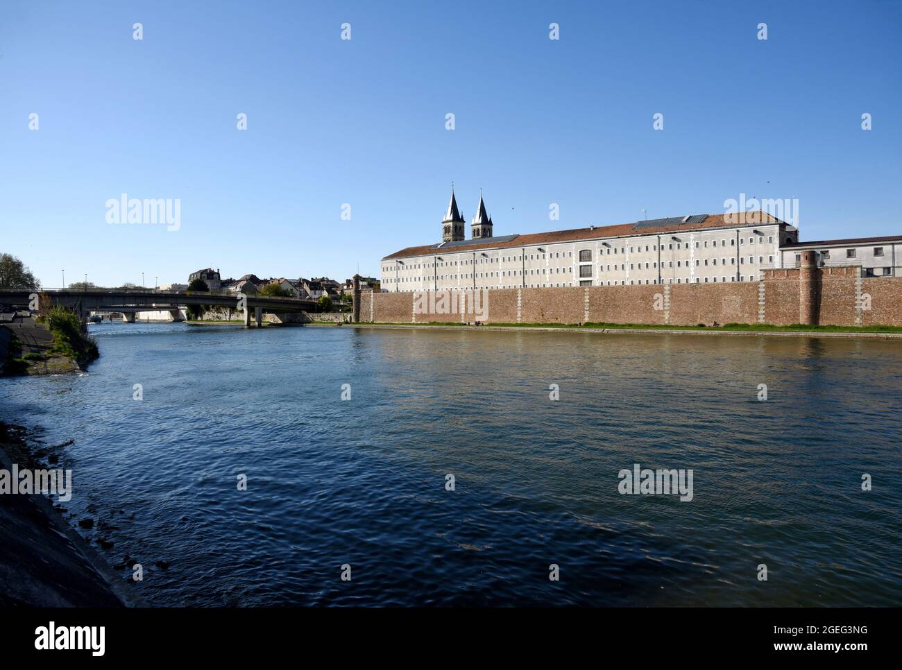 Melun (Paris area): the detention center on the island of Saint Etienne, on the banks of the River Seine. Within the framework of the prison modernisa Stock Photo