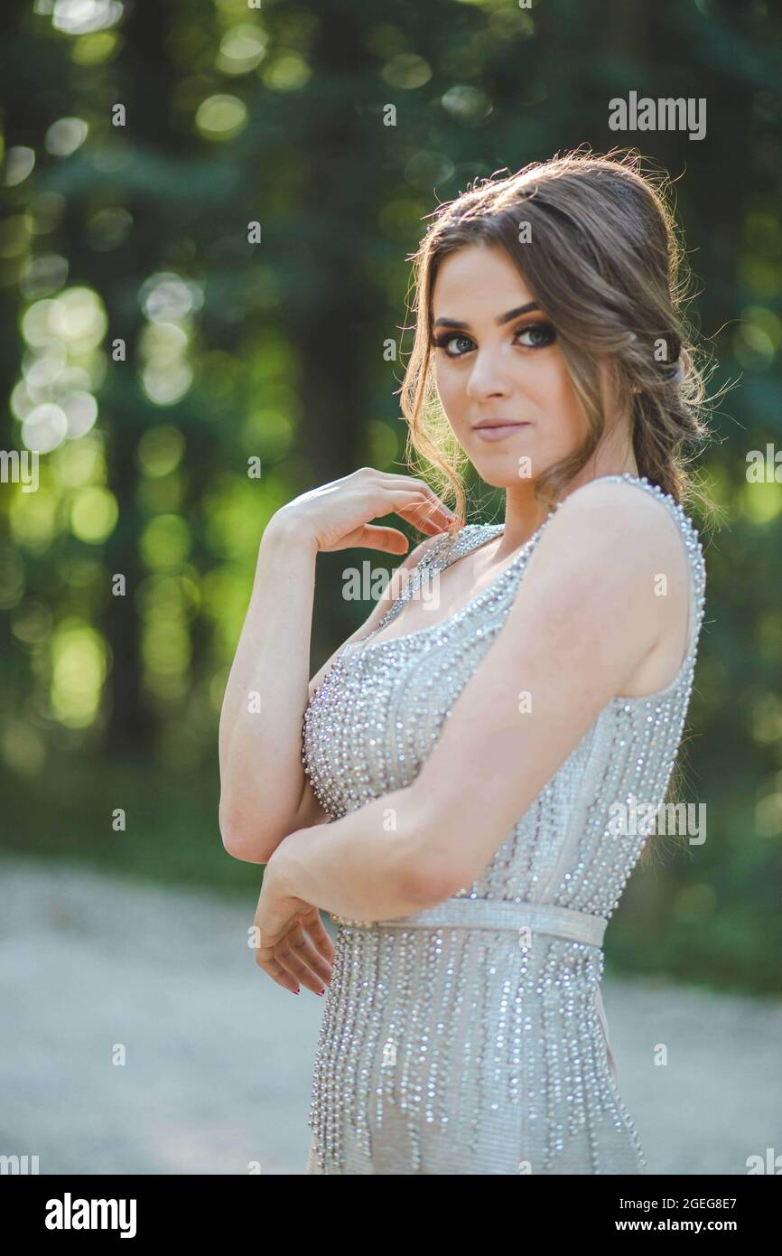 makeup for ivory dress