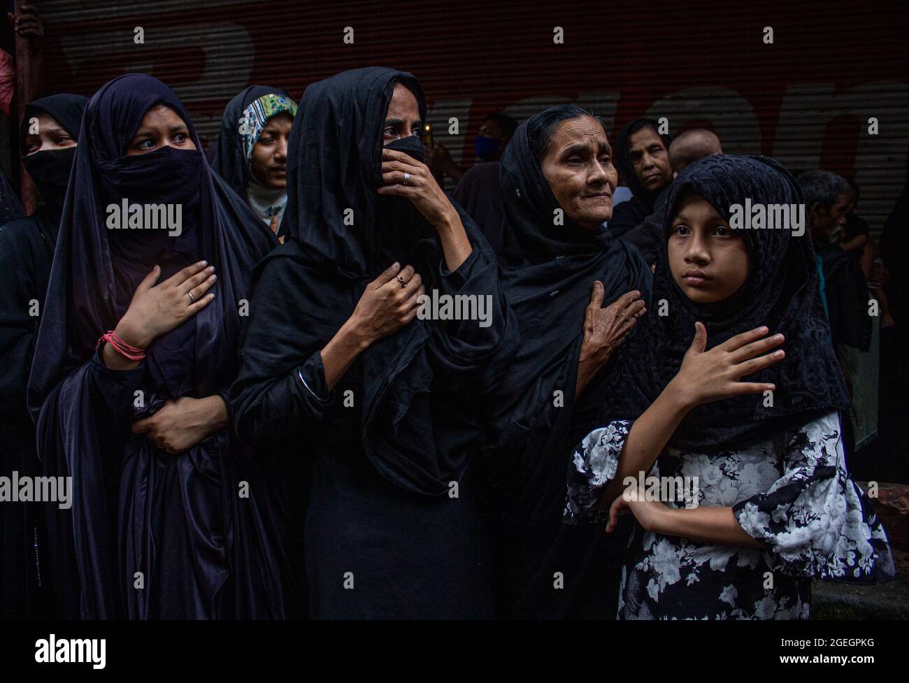 Kolkata, India. 19th Aug, 2021. Shiite Muslims bleed and mourn on ...