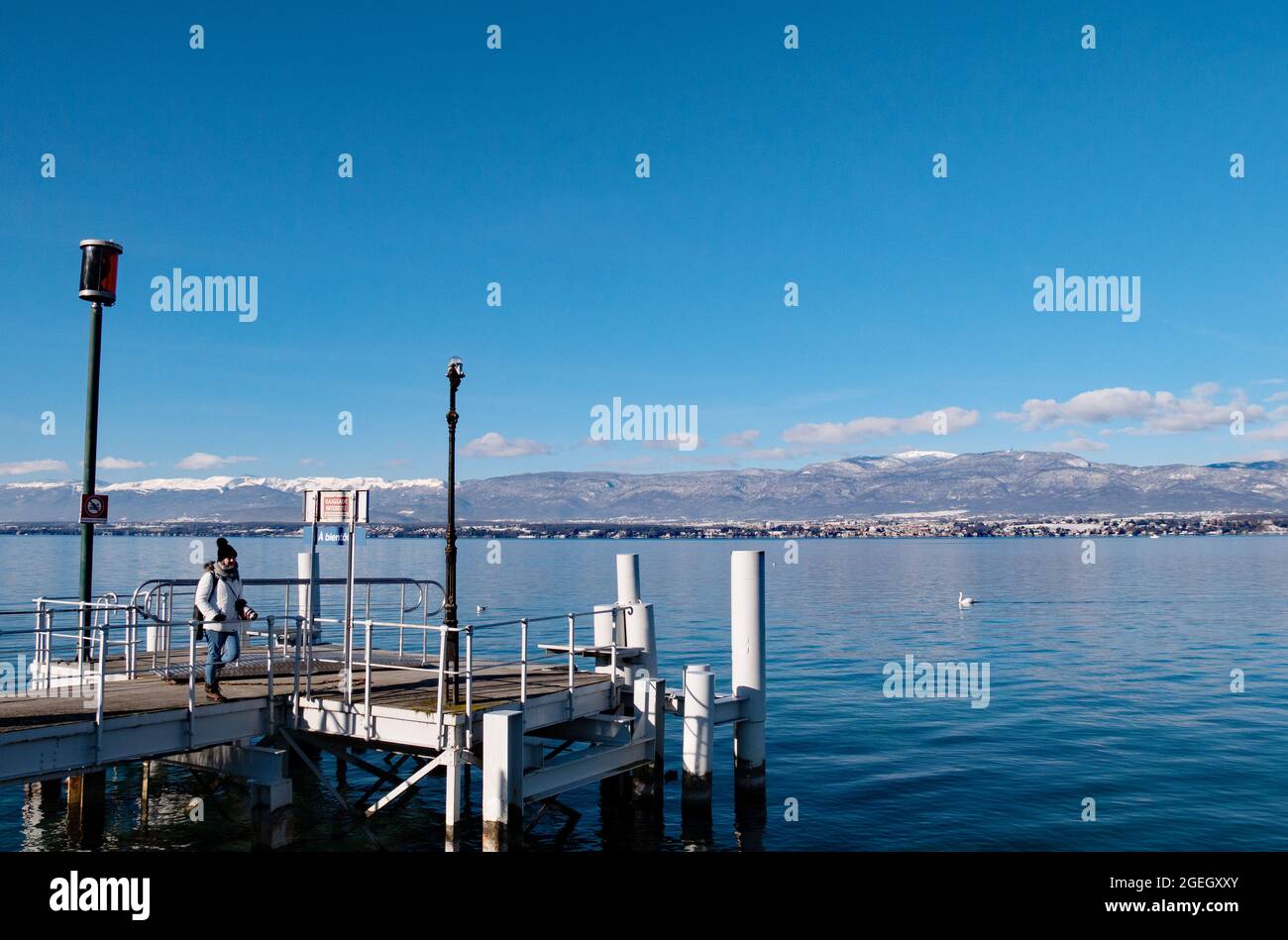 Nernier (central eastern France): Lake Geneva. In the background, Swiss side of the Jura Mountain Range Stock Photo