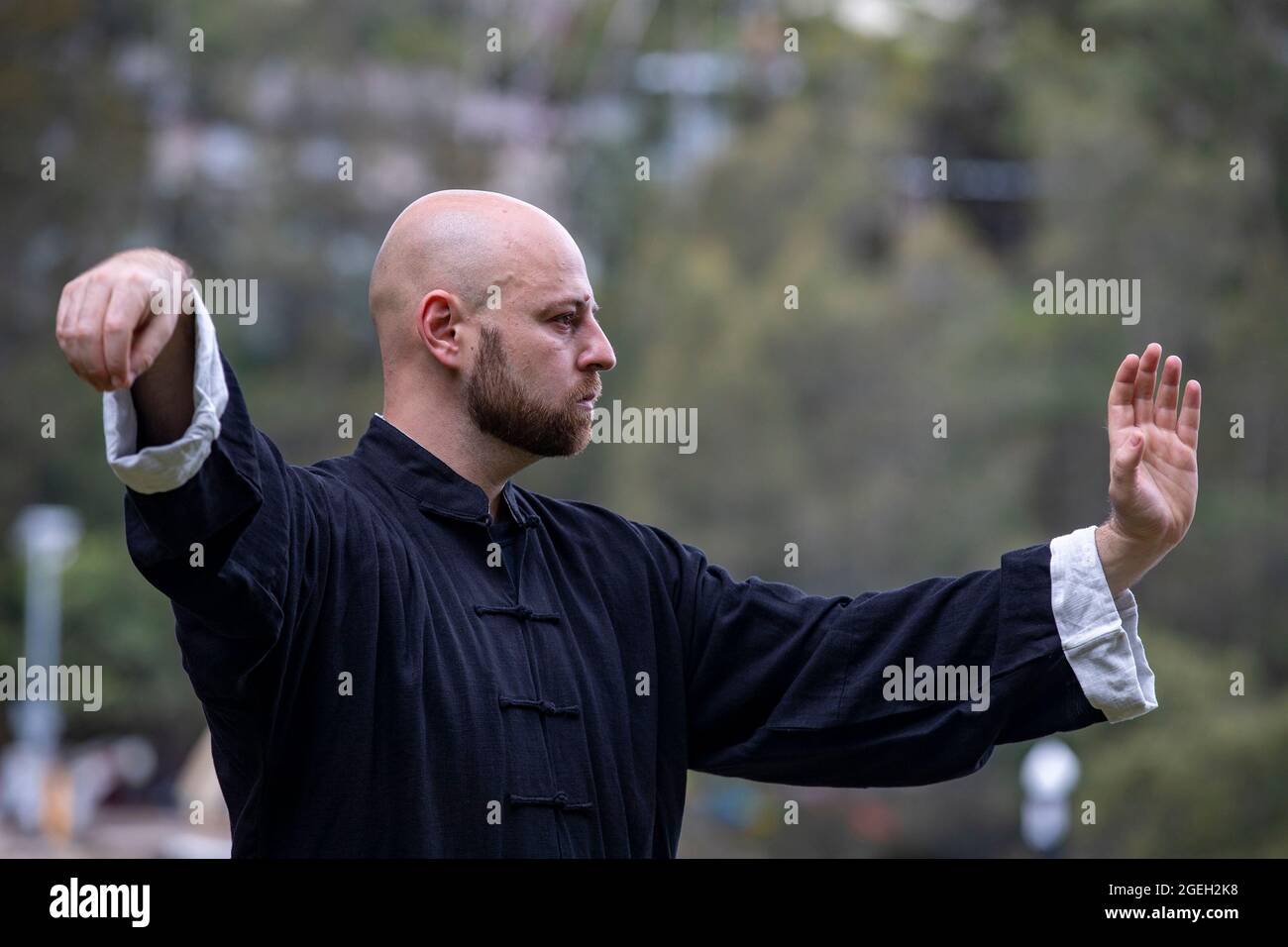 (210820) -- SYDNEY, Aug. 20, 2021 (Xinhua) -- Daniel Spigelman practises martial arts in Sydney, Australia, June 8, 2021.  TO GO WITH 'Feature: Get to the point of acupuncture -- one Australian man's journey with traditional Chinese medicine' (Xinhua/Bai Xuefei) Stock Photo