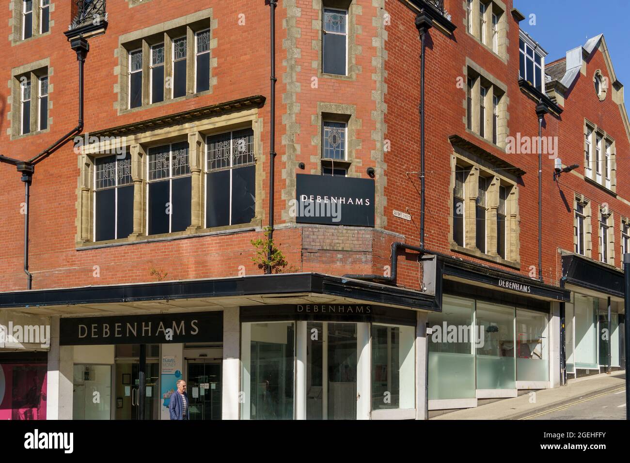 The entrance to the Harrogate branch of Debenhams Department Store has now been permanently closed and sealed, Harrogate, North Yorkshire, UK. Stock Photo