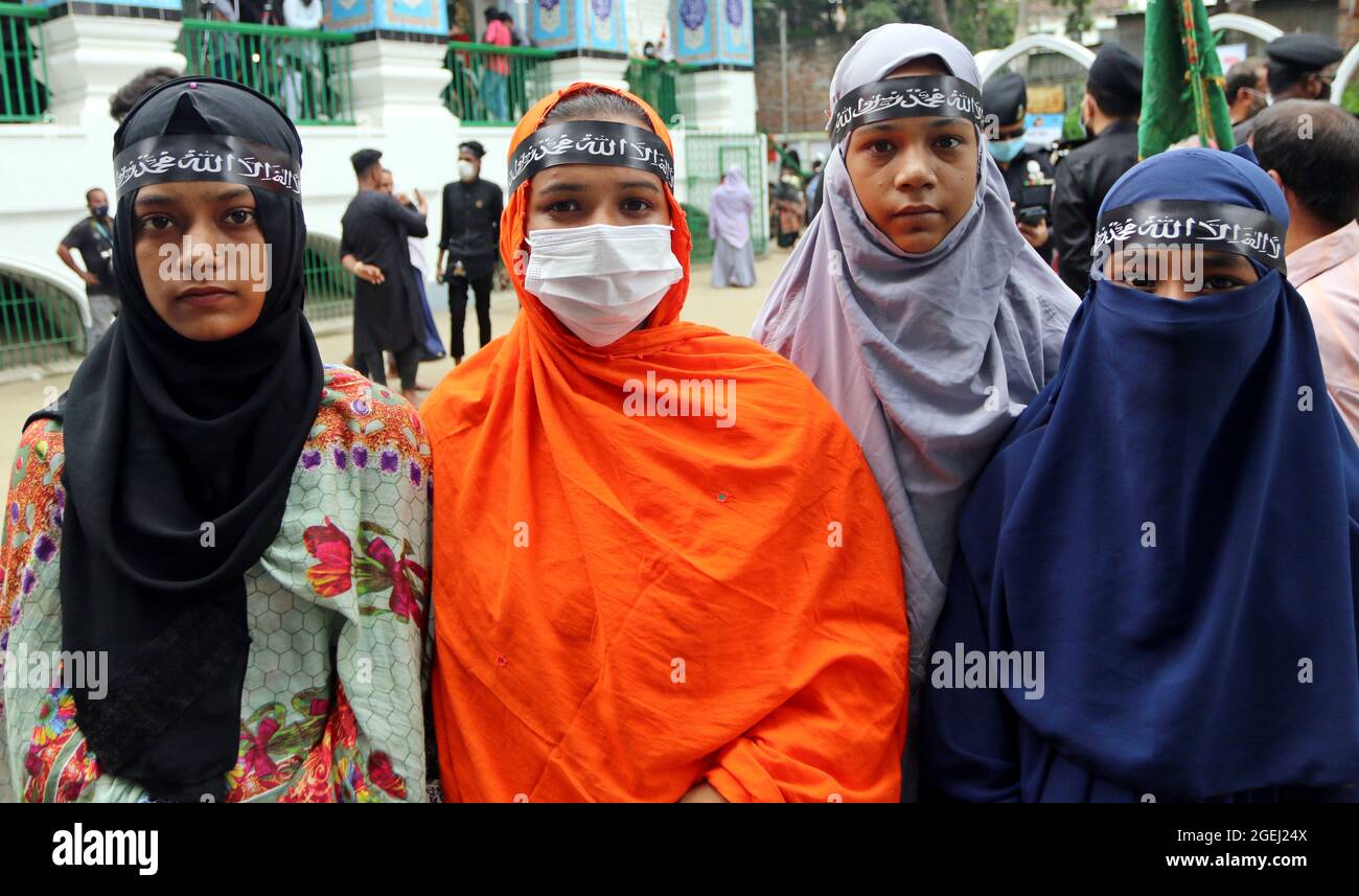 Dhaka, Bangladesh, August 20: shias women  poses while take part   during  the day of mourning to commemorate Ashura Day. The tenth day of Muharram is celebrated as Ashura, Shia muslims celebrate the day as mourning day to recalling the martyrdom of Prophet Hazrat Muhammad's grandson Hazrat Imam Hussain, his relatives and 72 supporters during the clash of Karbala on this day in the Hijri year of 61. Credit: Habibur Rahman / Eyepix Group/Alamy Live News Stock Photo