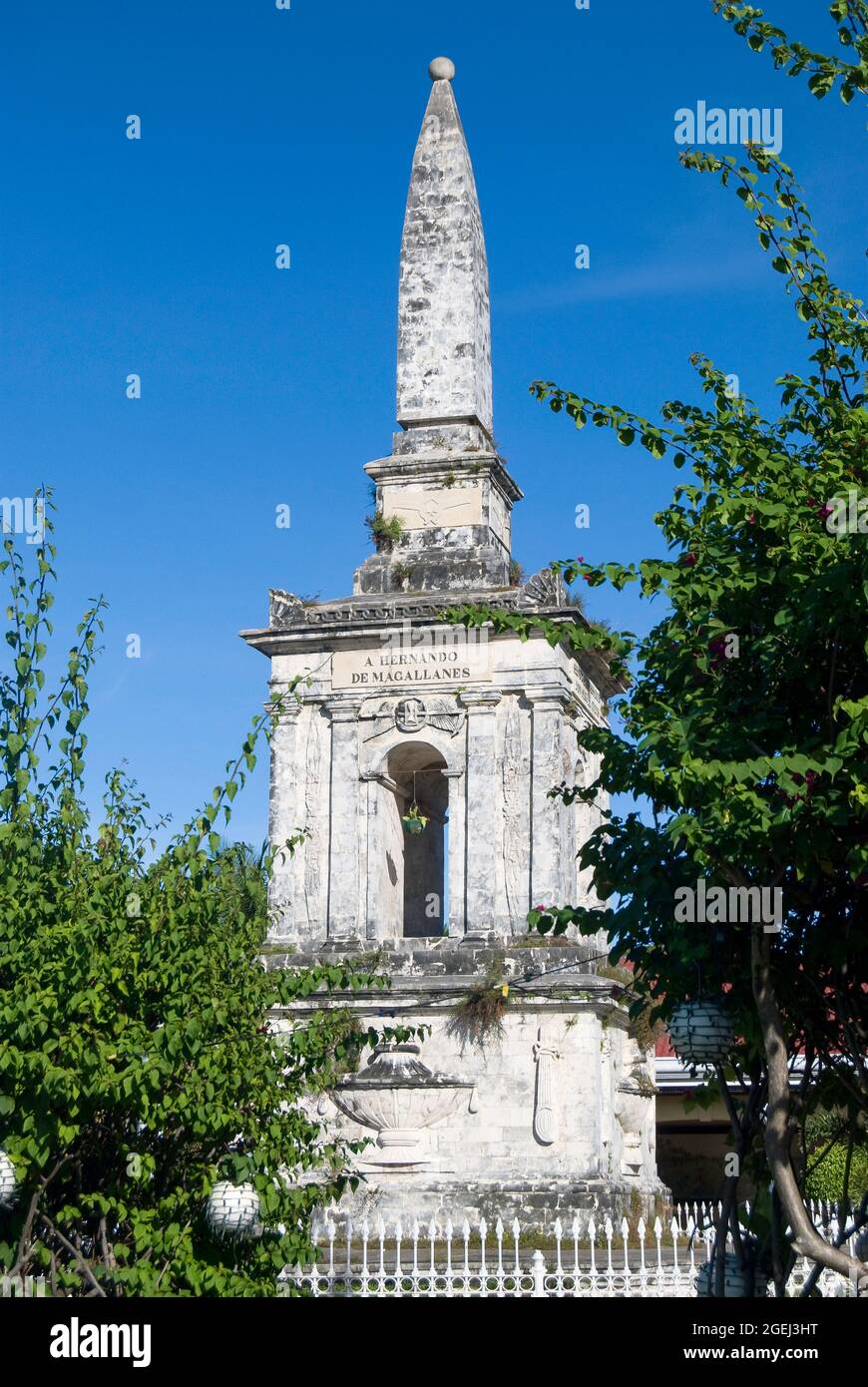 Magellan’s Marker, Mactan Shrine, Magellan Bay, Mactan Island, Cebu, Visayas, Philippines Stock Photo