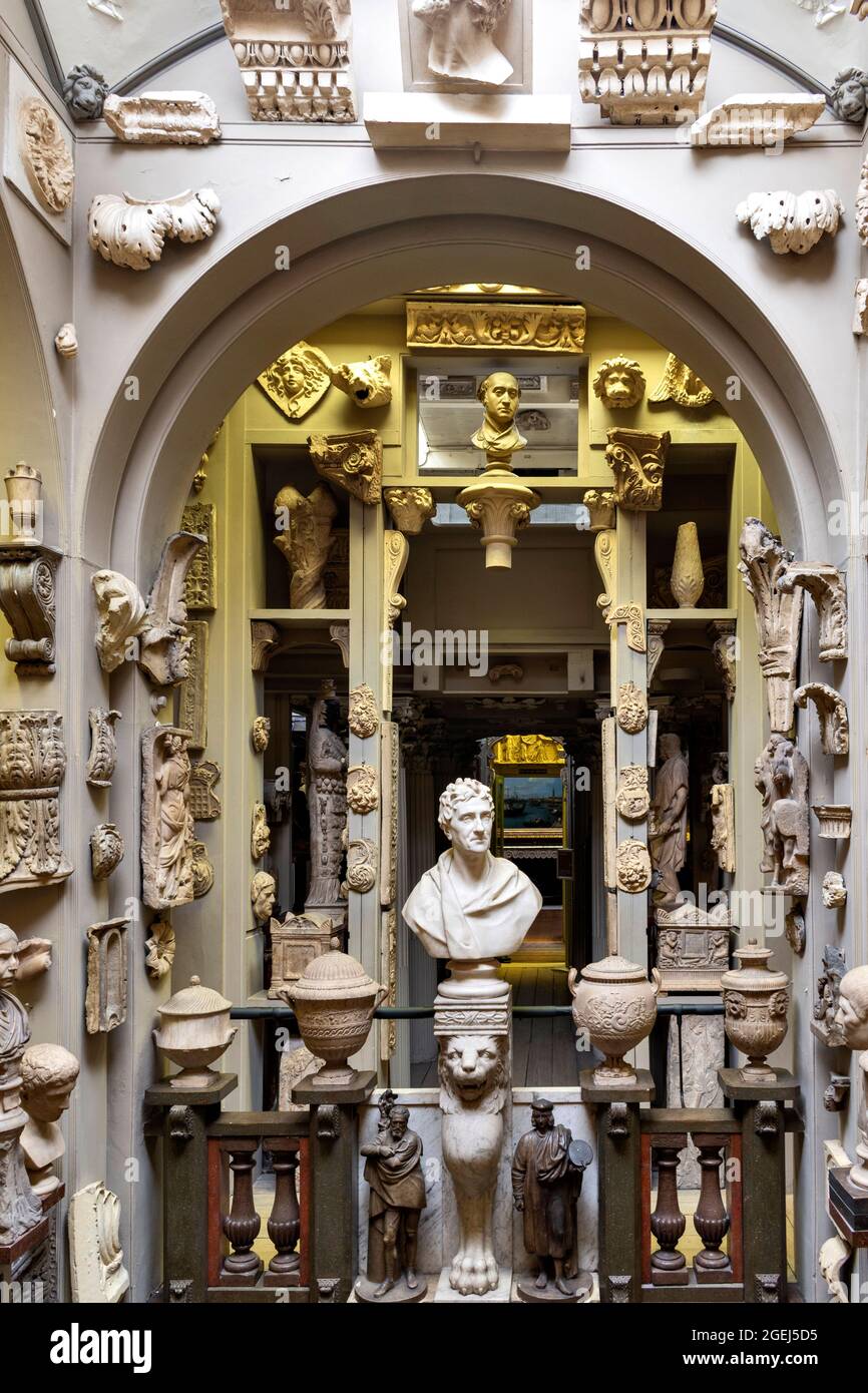 JOHN SOANE'S MUSEUM LONDON THE DOME AREA WITH A MARBLE BUST OF