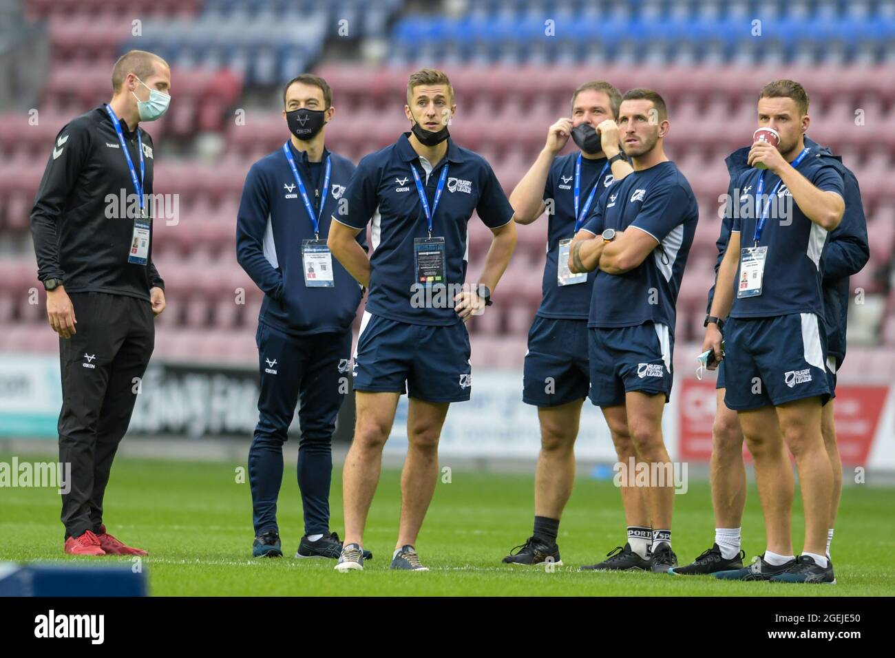 Referee chris kendall hi-res stock photography and images - Page 3 - Alamy