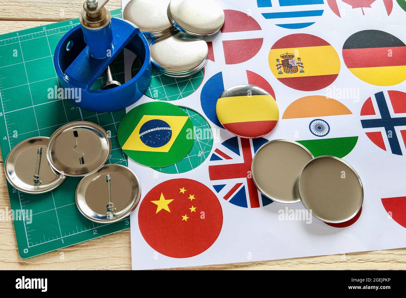 How to make button badges with different country flags. Step by step