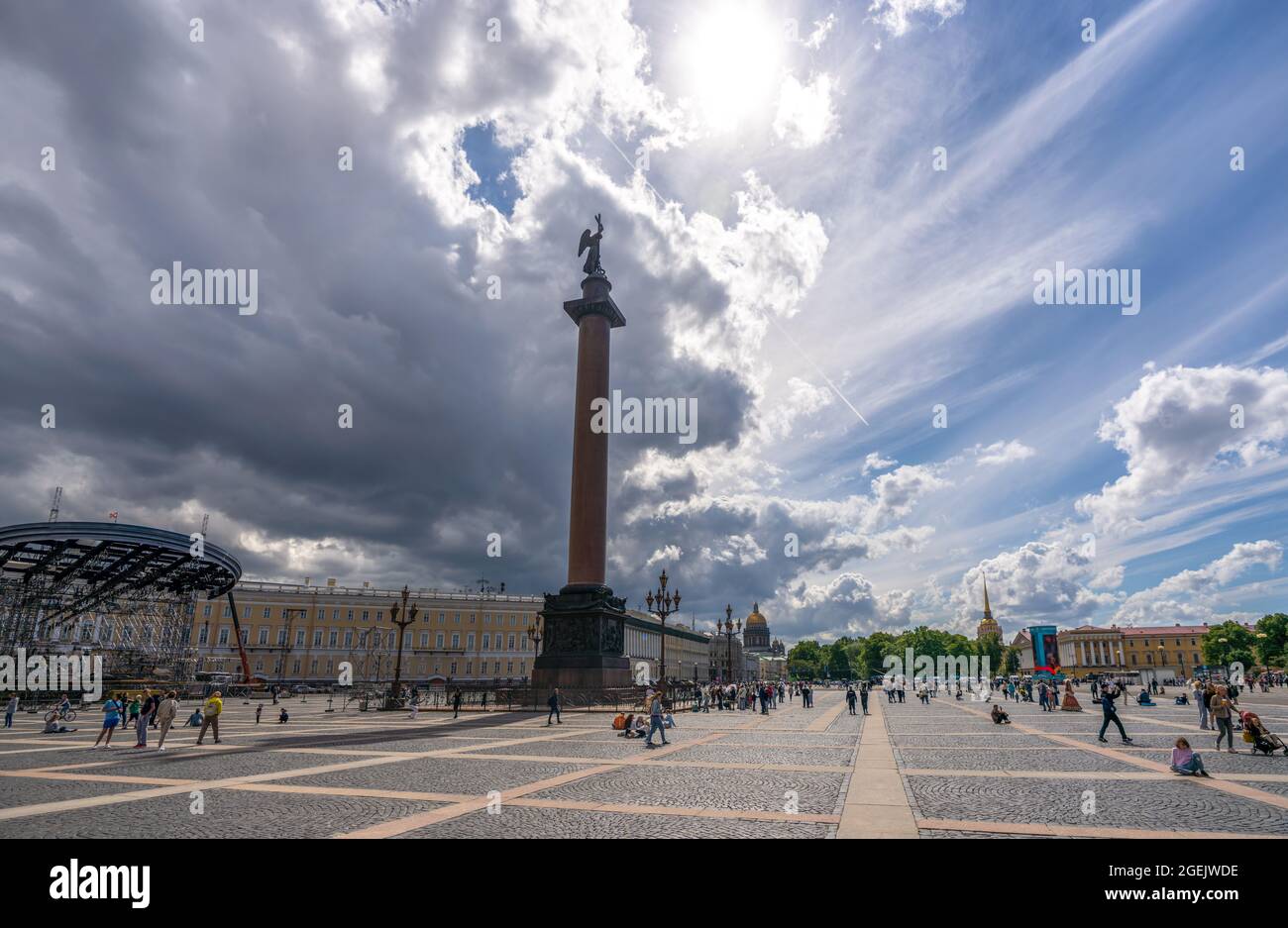 Famous alexander column on palace hi-res stock photography and images ...