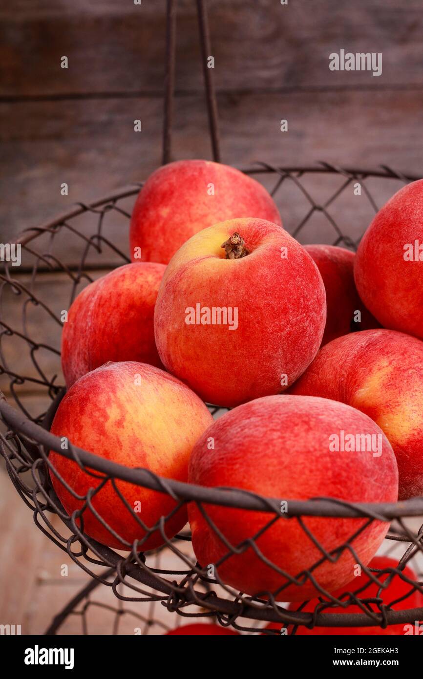 Basket of peaches. Healthy food Stock Photo Alamy