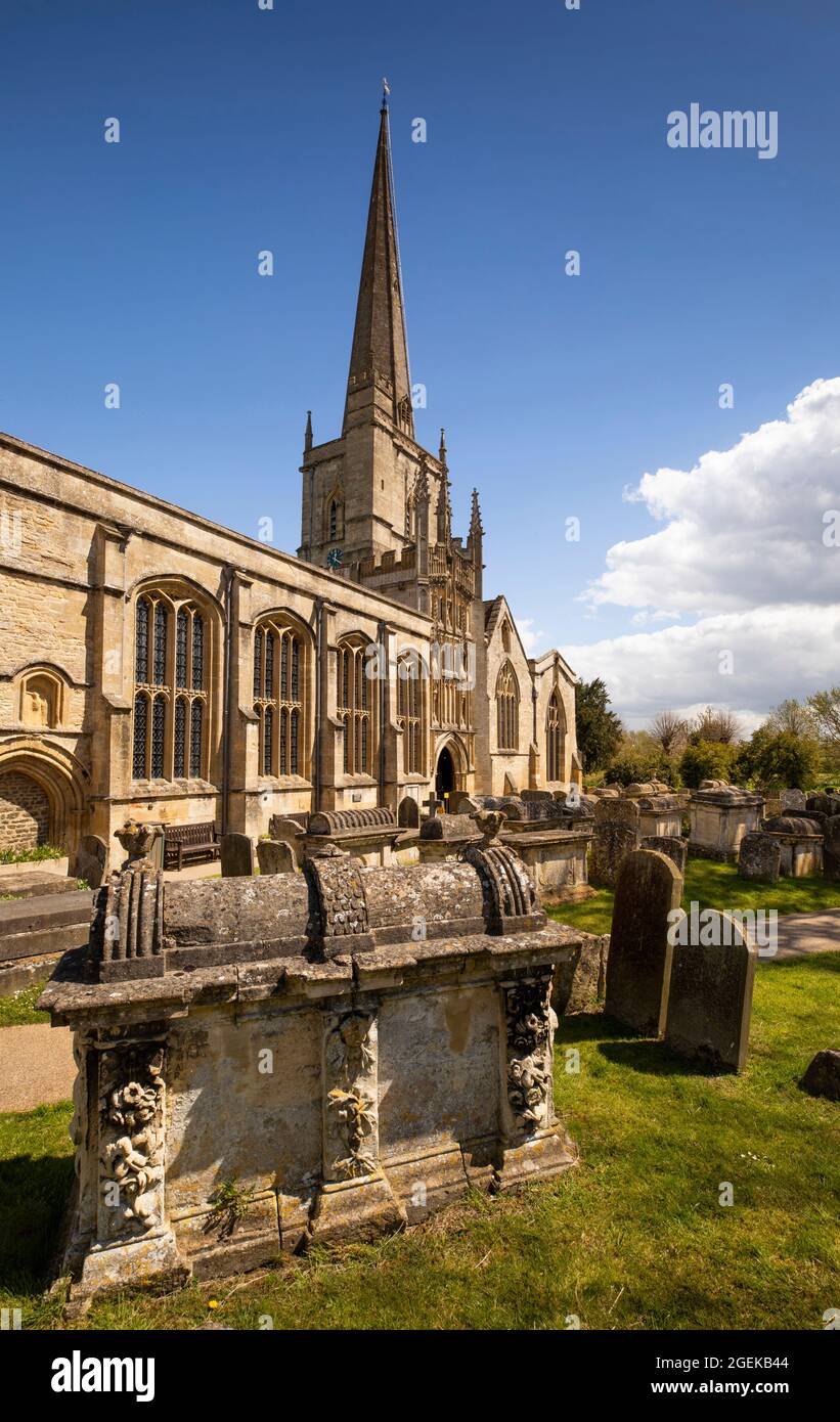 UK, England, Oxfordshire, Burford, St John the Baptist Church, Bale arched tomb in churchyard Stock Photo