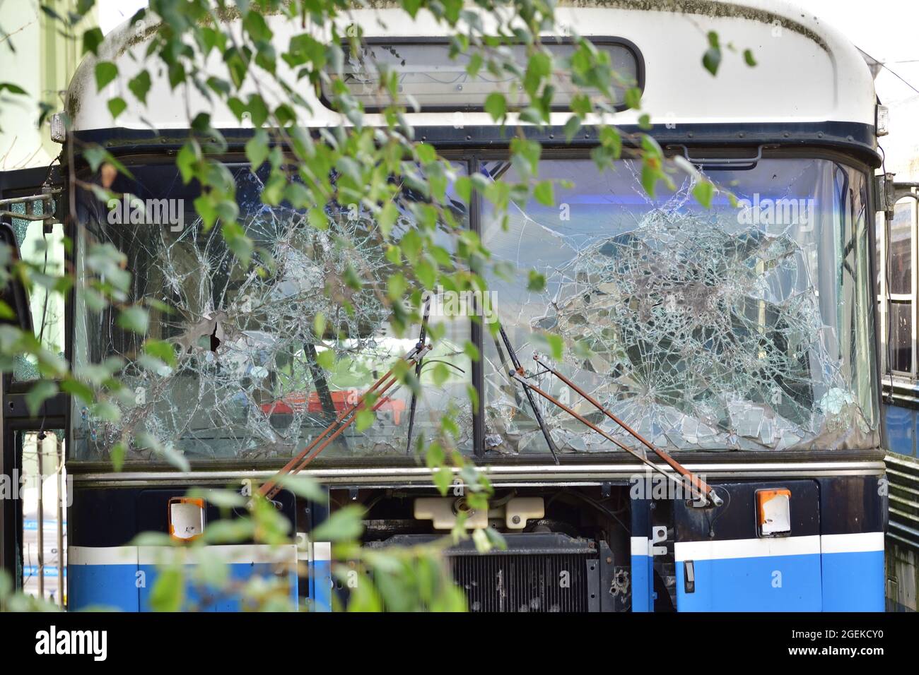 Bus windshield broken hi-res stock photography and images - Alamy
