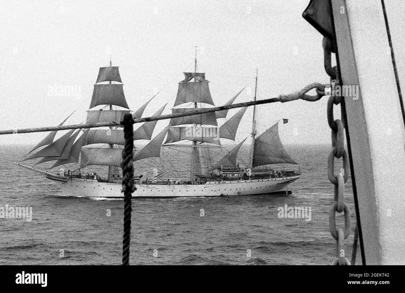 AJAXNETPHOTO. AUGUST, 1966. AT SEA, ENGLISH CHANNEL. - WESTWARD HO! - THE NORWEGIAN SAIL TRAINING SHIP STATSRAAD LEHMKUHL SEEN FROM A PASSING MOTOR SHIP HEADING WEST DOWN CHANNEL UNDER FULL SAIL.  PHOTO:JONATHAN EASTLAND/AJAX.  REF:253627 19A Stock Photo
