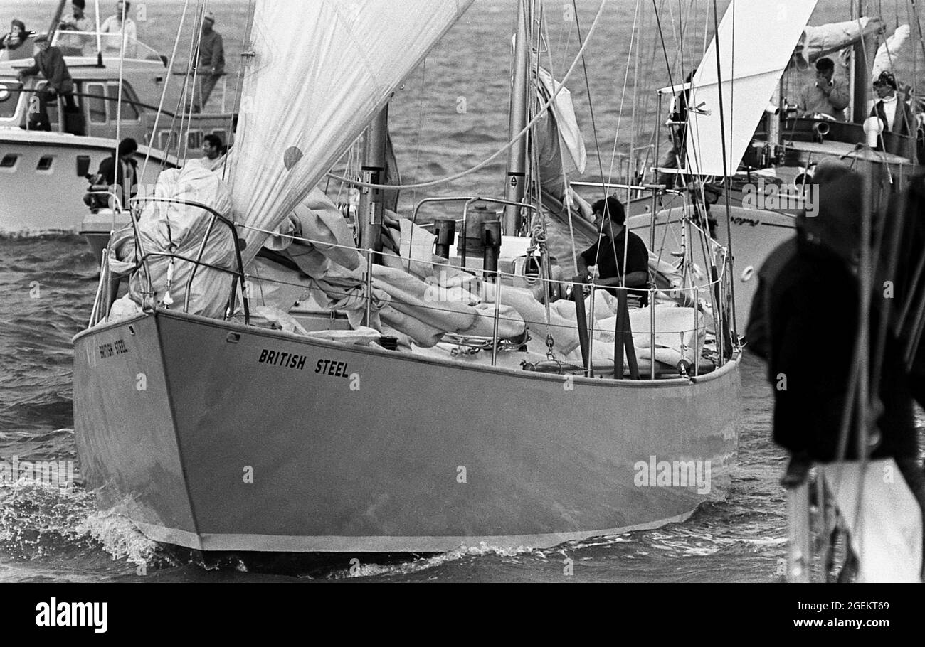 AJAXNETPHOTO. 6TH AUGUST, 1971. COWES, ENGLAND. - WRONG WAY YACHTSMAN RETURNS - CHAY BLYTH SAILS UP THE SOLENT OFF COWES IN THE YACHT BRITISH STEEL AT THE END OF HIS WRONG-WAY ROUND THE WORLD NON-STOP SOLO VOYAGE.  PHOTO:JONATHAN EASTLAND/AJAX REF:357139_20 Stock Photo