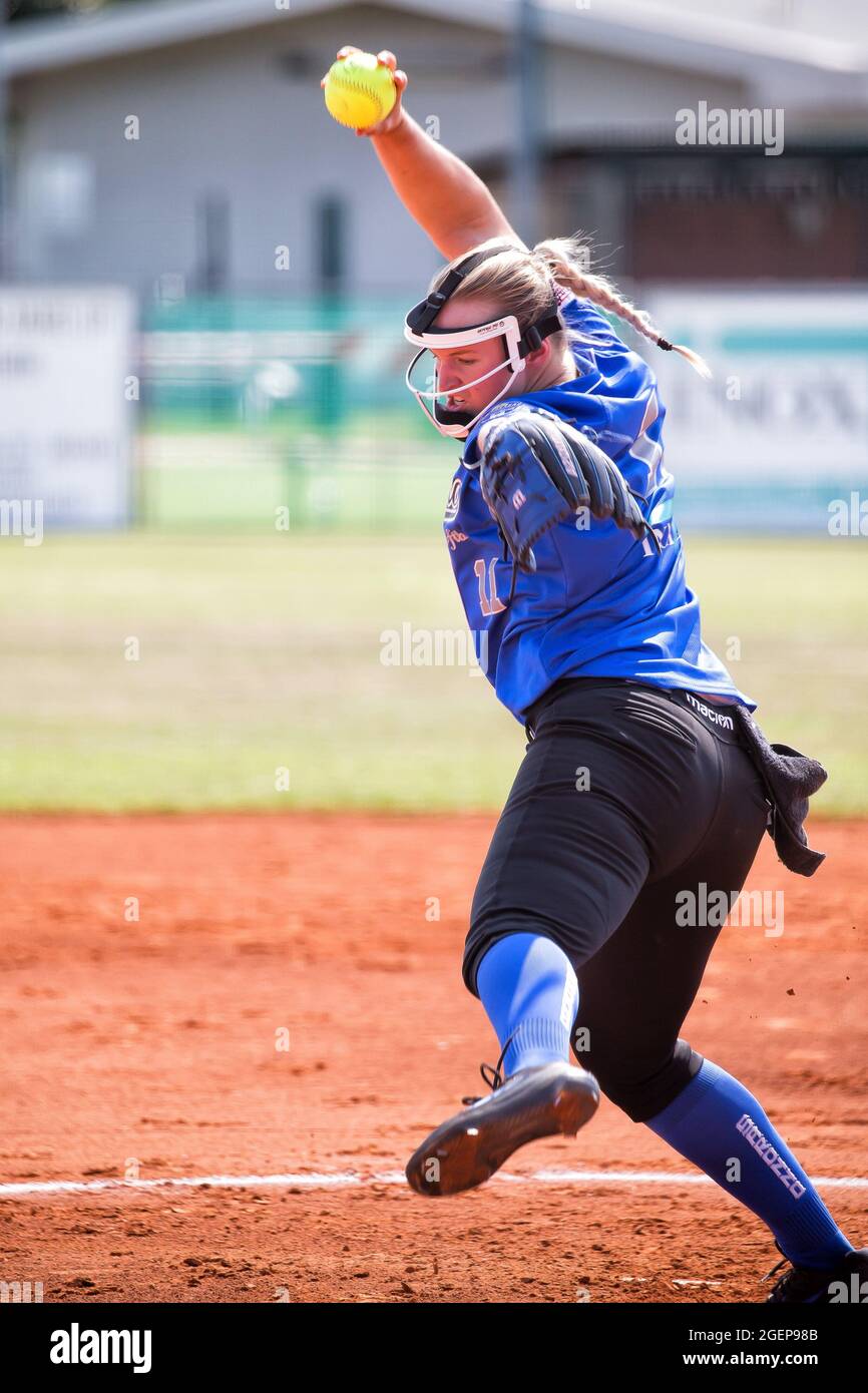Saronno, Italy. 20th Aug, 2021. BARNHILL Kelly pitcher of the team Saronno from Italy during Women's European Cup Winners Cup 2021, Softball in Saronno, Italy, August 20 2021 Credit: Independent Photo Agency/Alamy Live News Stock Photo