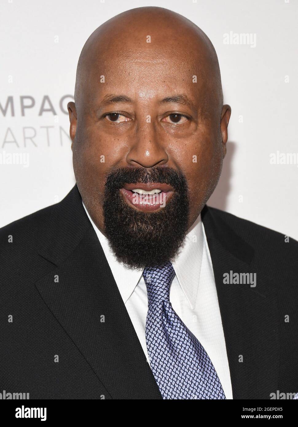 Los Angeles, USA. 20th Aug, 2021. Mike Woodson arrives at the 21st Annual Harold and Carole Pump Foundation Gala held at the Beverly Hilton in Beverly Hills, CA on Friday, ?August 20, 2021. (Photo By Sthanlee B. Mirador/Sipa USA) Credit: Sipa USA/Alamy Live News Stock Photo
