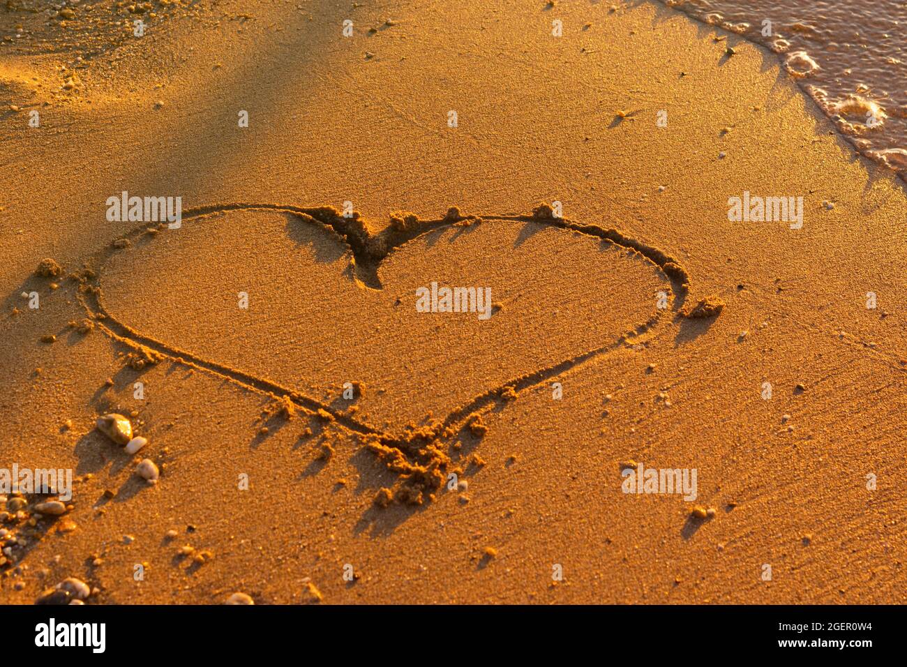 Lonely heart hi-res stock photography and images - Alamy