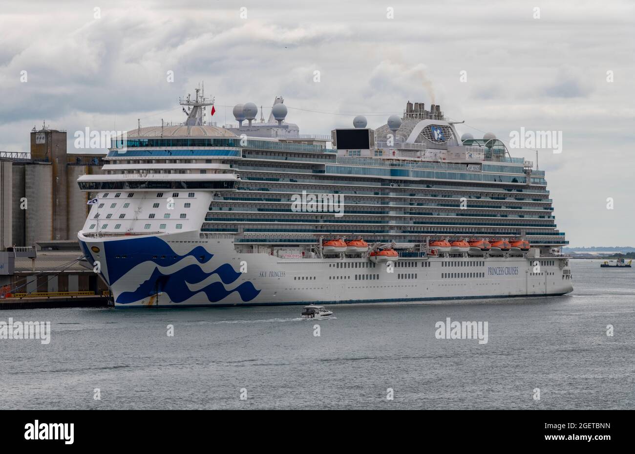 sky princess, princess cruises, cruise liner, sky princess southampton