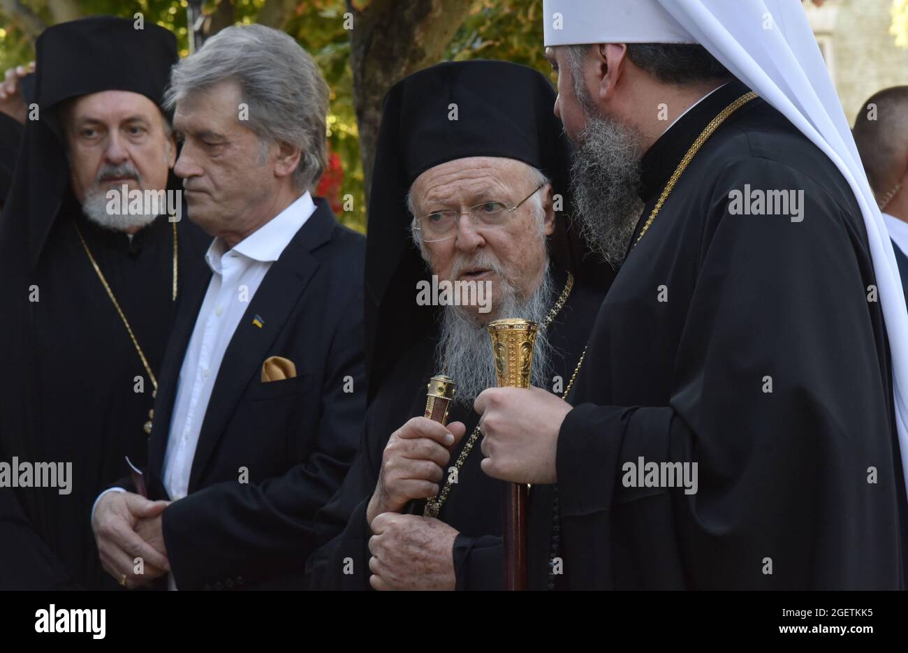 Non Exclusive: KYIV, UKRAINE - AUGUST 21, 2021 - Former President of Ukraine Viktor Yushchenko, Ecumenical Patriarch Bartholomew I of Constantinople a Stock Photo