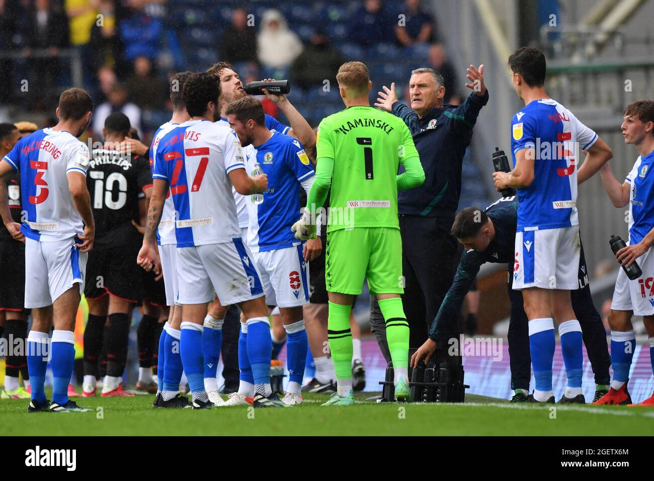 Blackburn Rovers manager Tony Mowbray speaks to his team during the Sky Bet Championship match at Ewood Park, Blackburn. Picture date: Saturday August 21, 2021. Stock Photo