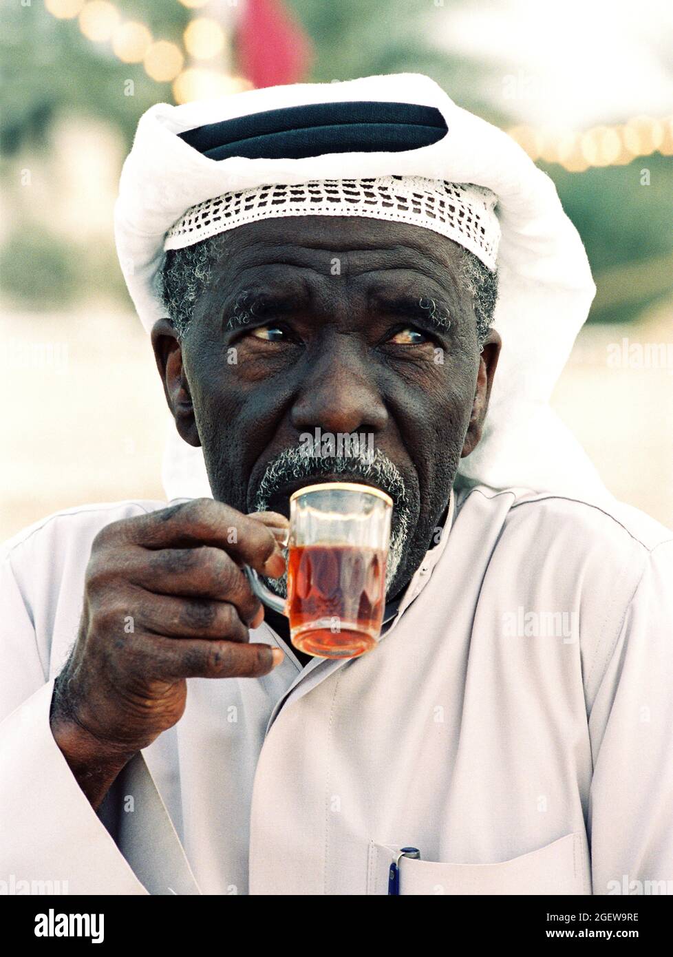 Arab Traditional Dress QATAR Stock Photo Alamy