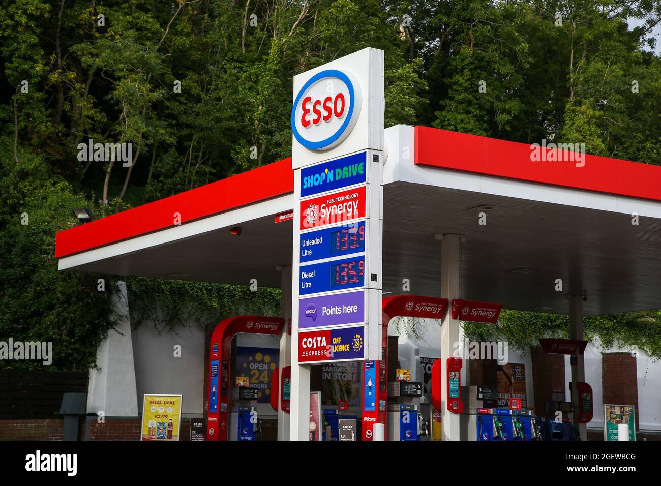 Bristol, UK. 15th Aug, 2021. An exterior view of Esso petrol station in Bristol. Credit: SOPA Images Limited/Alamy Live News Stock Photo