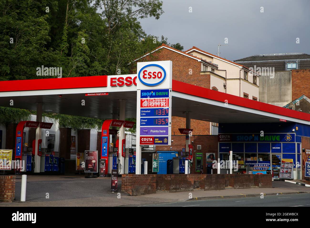 Bristol, UK. 15th Aug, 2021. An exterior view of a forecourt of Esso petrol station in Bristol. Credit: SOPA Images Limited/Alamy Live News Stock Photo