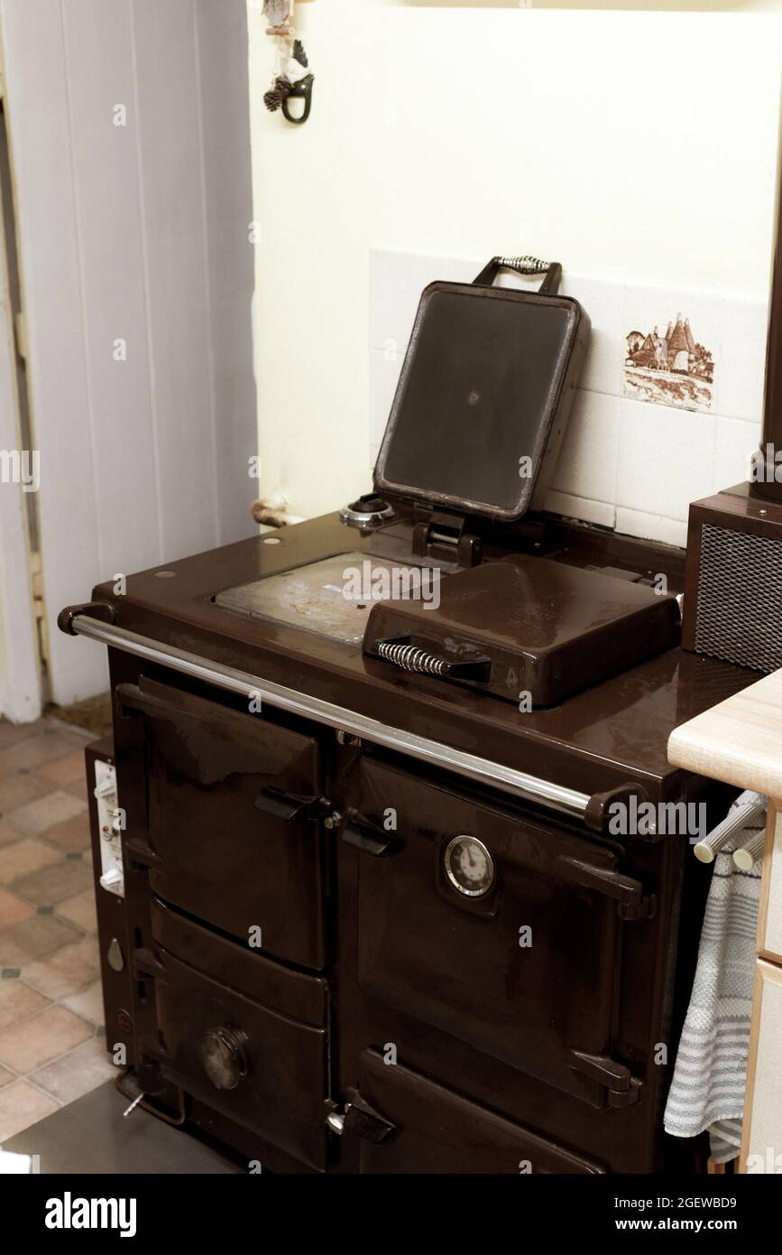 Old fashiond cooker hires stock photography and images Alamy