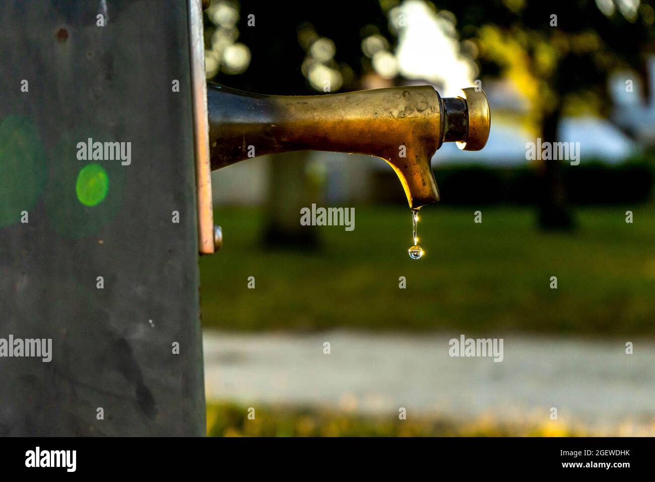 fountain losing water Stock Photo Alamy