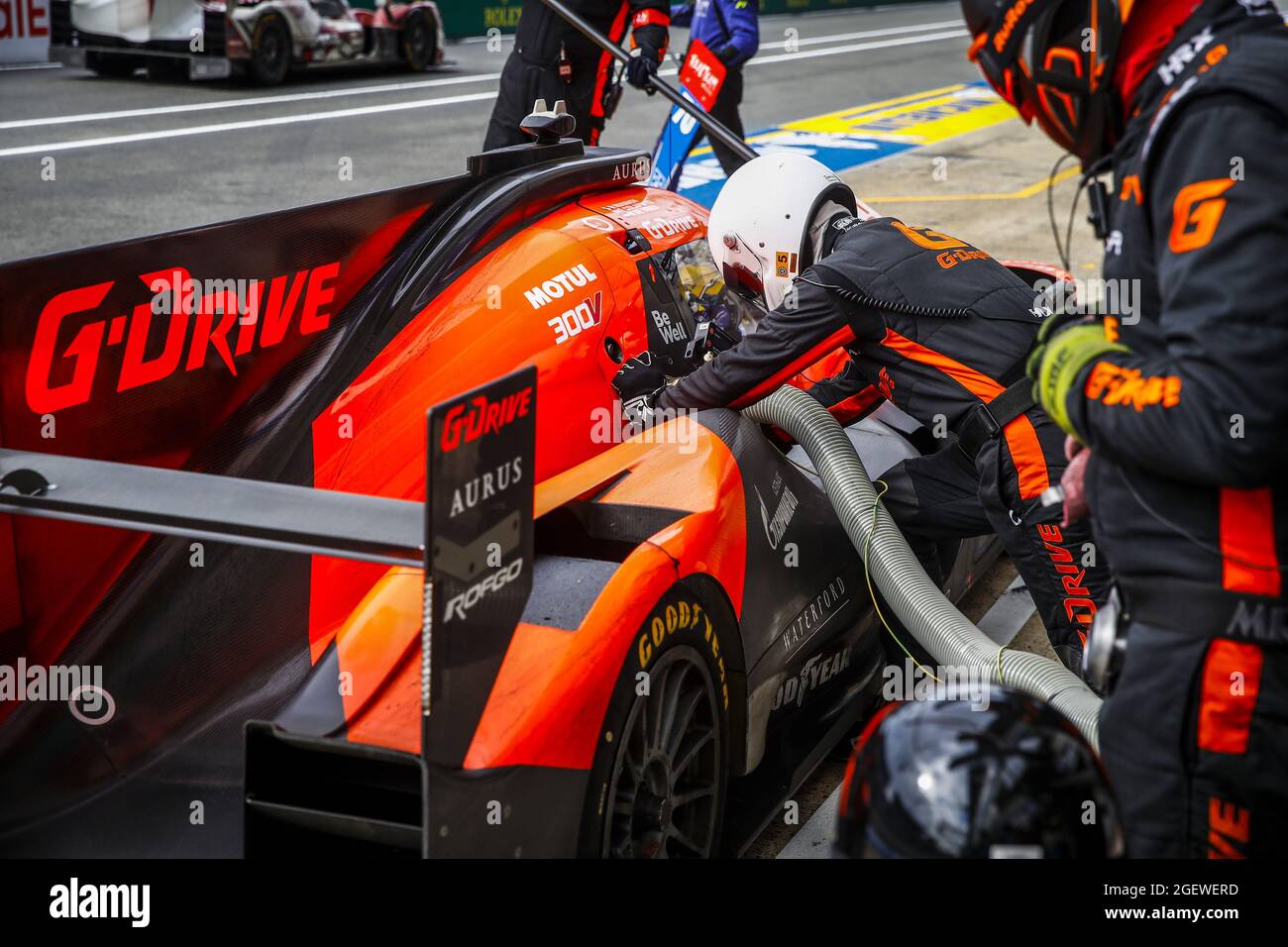 26 Rusinov Roman (raf), Colapinto Franco (arg), De Vries Nyck (nld),  G-Drive Racing, Oreca 07 - Gibson, action, pit stop during the 24 Hours of Le  Mans 2021, 4th round of the