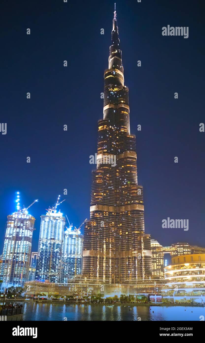 Night downtown and Burj Khalifa skyscraper in Dubai Stock Photo - Alamy