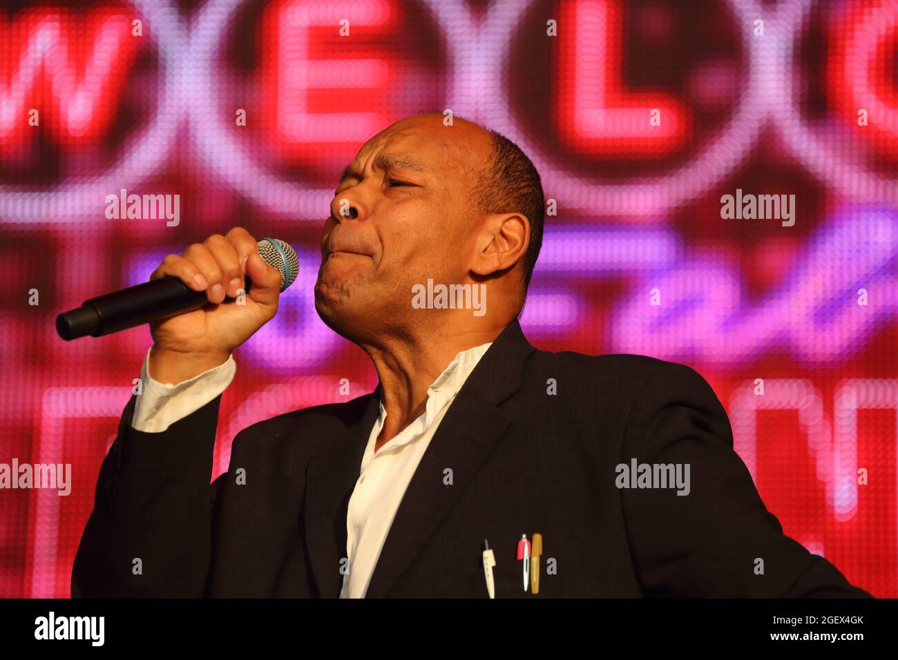 HenleyonThames, UK. 21st Aug, 2021. Fans enjoying 1980's music at the Rewind South Music