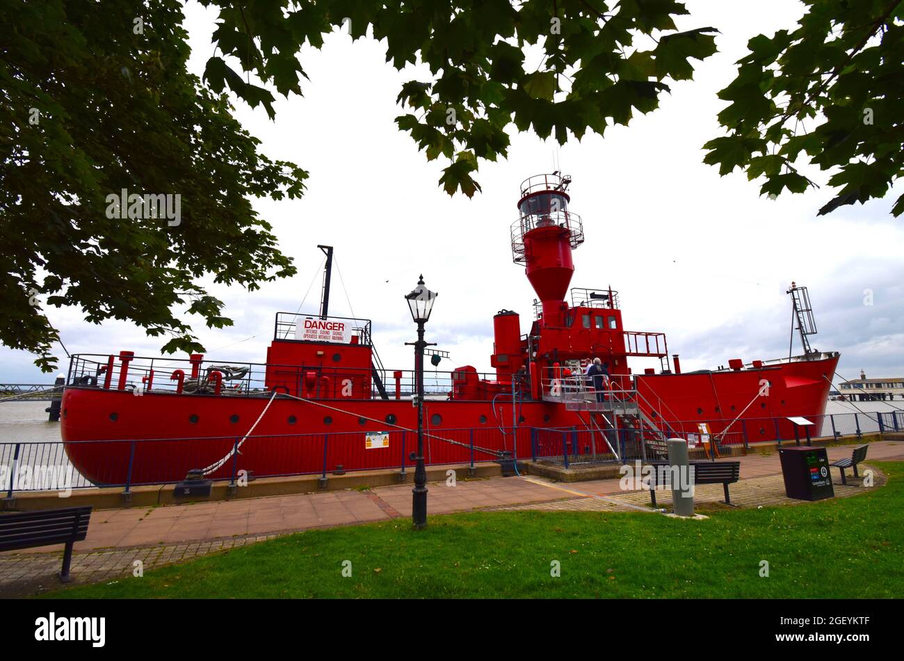 22/08/2021 Gravesend UK Today is International Lighthouse & Lightship Heritage Weekend and Gravesend’s own Light Vessel LV 21 had her gangplank down a Stock Photo