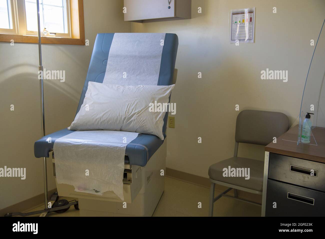 Fort Mccoy, United States. 22nd Aug, 2021. An examination room is prepared at a medical clinic for the arrival of Afghans at Fort McCoy, Wisconsin, Aug. 18, 2021. The Department of Defense, in support of the Department of State, is providing transportation and temporary housing in support of Operation Allies Refuge. This initiative follows through on America's commitment to Afghan citizens who have helped the United States, and provides them essential support at secure locations outside Afghanistan. Photo by Cadet Nicholas Nystedt/U.S. Army/UPI Credit: UPI/Alamy Live News Stock Photo