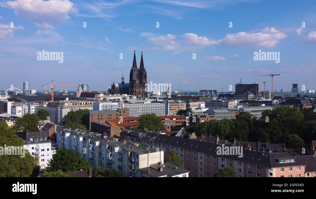 Cologne rooftops hi-res stock photography and images - Alamy