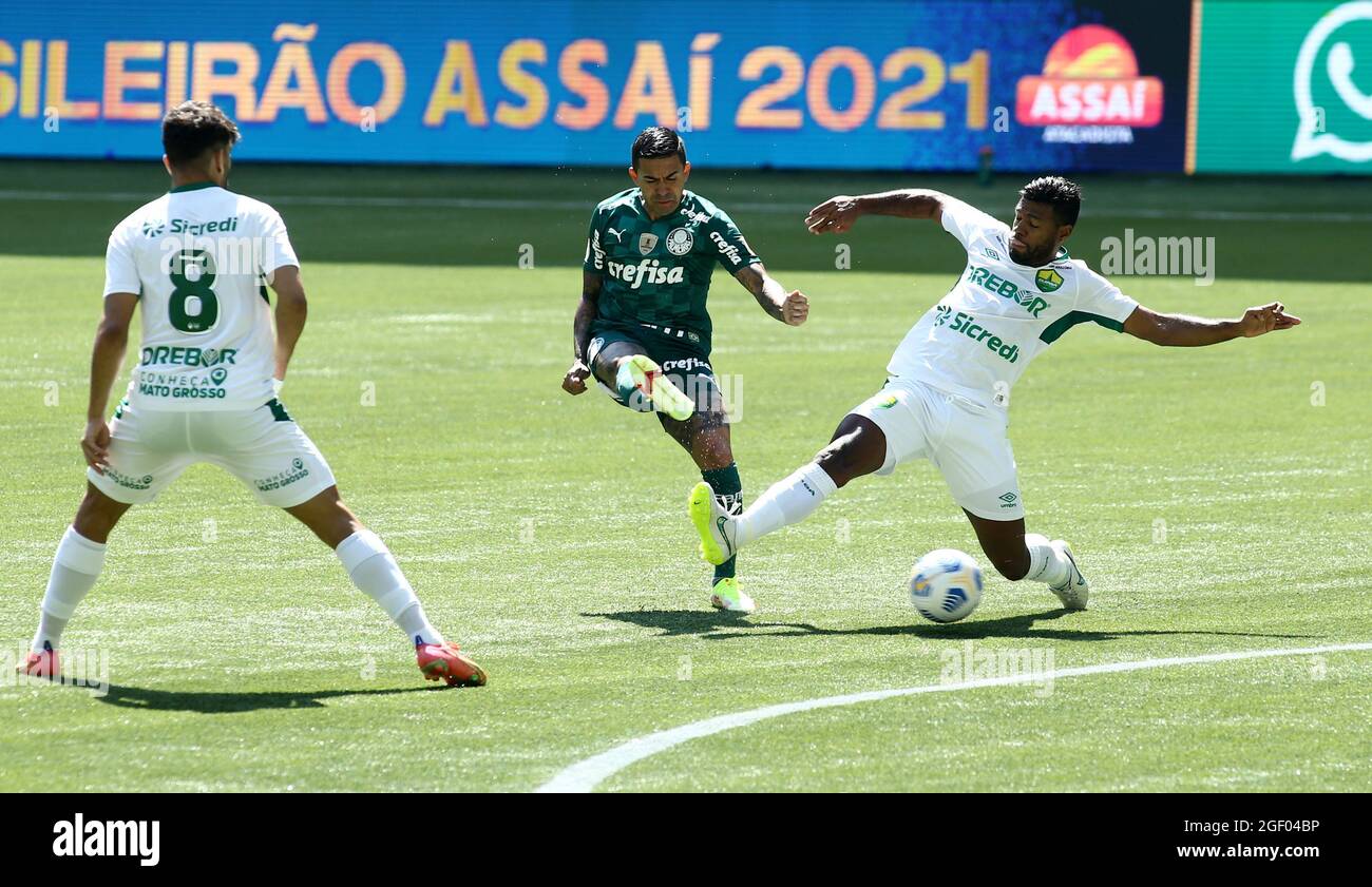 Soccer Football Brasileiro Championship Palmeiras V Cuiaba Allianz Arena Sao Paulo Brazil August 22 21 Palmeiras Dudu In Action With Cuiaba S Auremir Reuters Carla Carniel Stock Photo Alamy