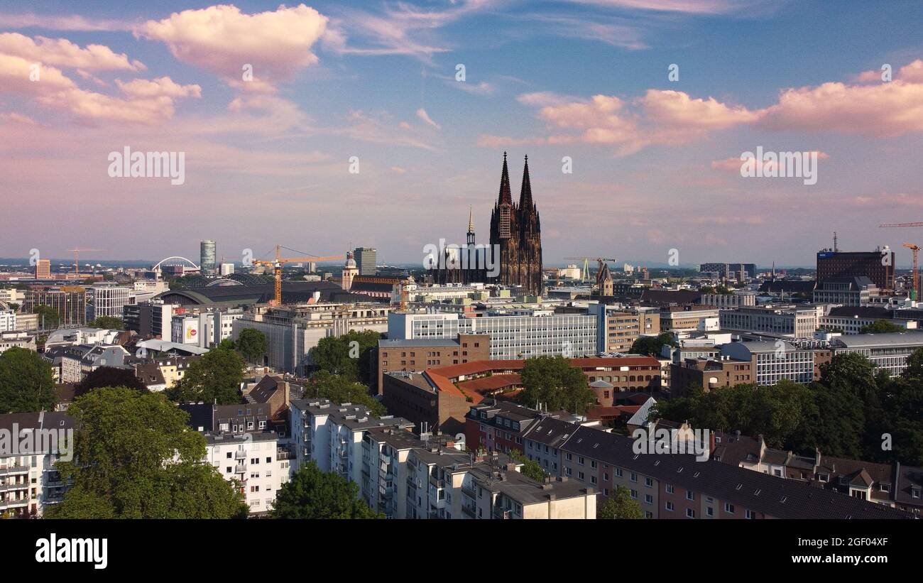 Cologne rooftops hi-res stock photography and images - Alamy
