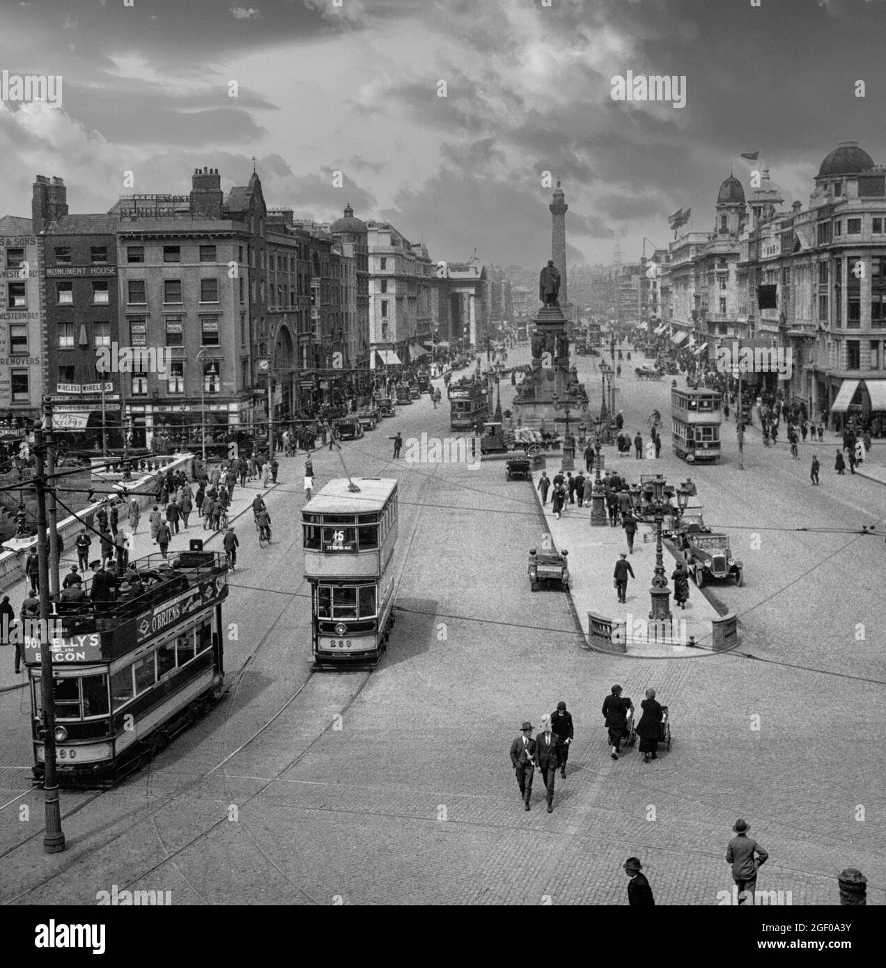 An early 20th century aerial view of the O'Connell Bridge, spanning the River Liffey in Dublin and leading to O'Connell Street. The original bridge (named Carlisle Bridge for the then Lord Lieutenant of Ireland – Frederick Howard, 5th Earl of Carlisle) was designed by James Gandon, and built between 1791 and 1794. Between 1877 and 1880 the bridge was reconstructed and widened and when reopened c.1882 it was renamed after Daniel O'Connell, aka The Liberator, (1775-1847). Beyond is Nelson's Column. Stock Photo