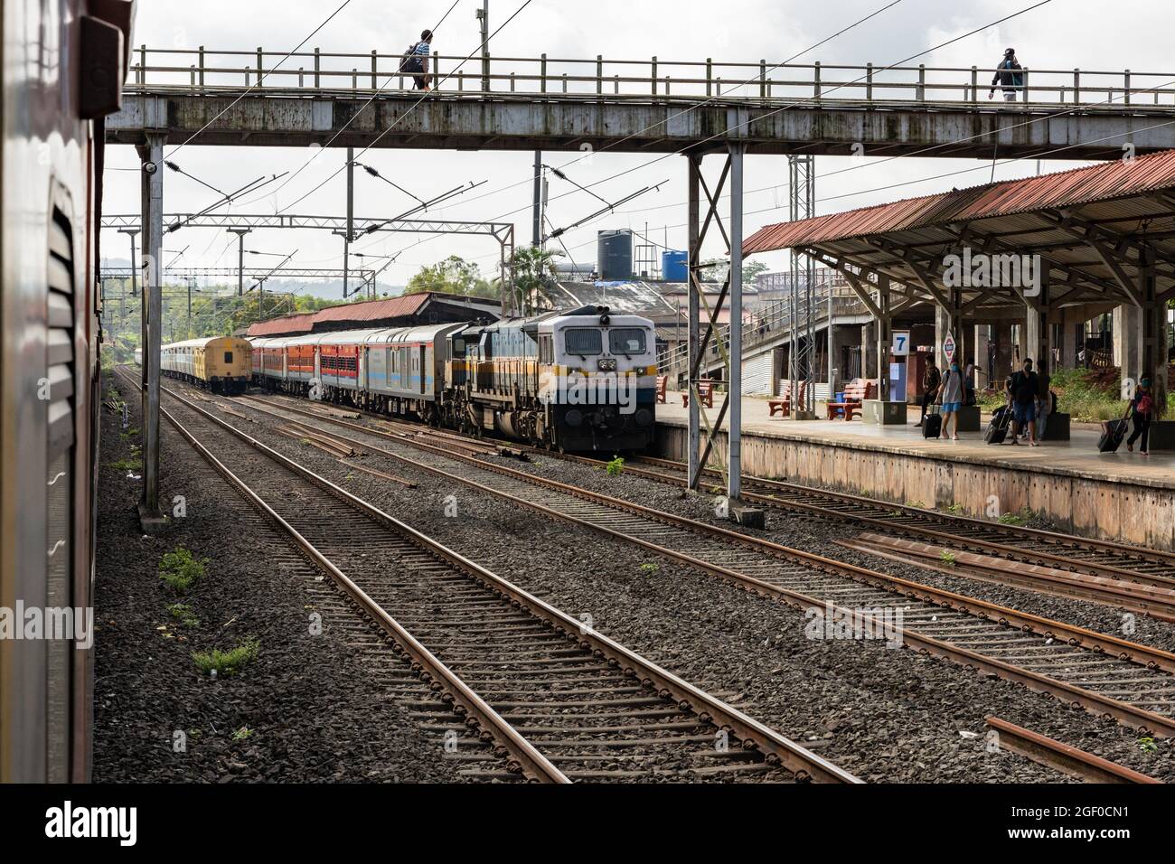 Mumbai to goa trains hires stock photography and images Alamy
