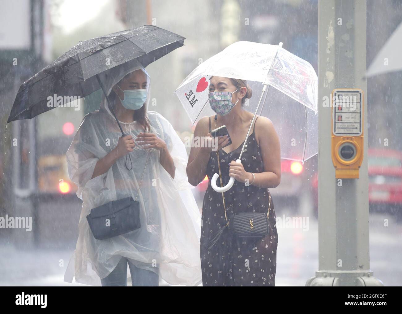 Rain storm and umbrellas hi-res stock photography and images - Page 14 -  Alamy