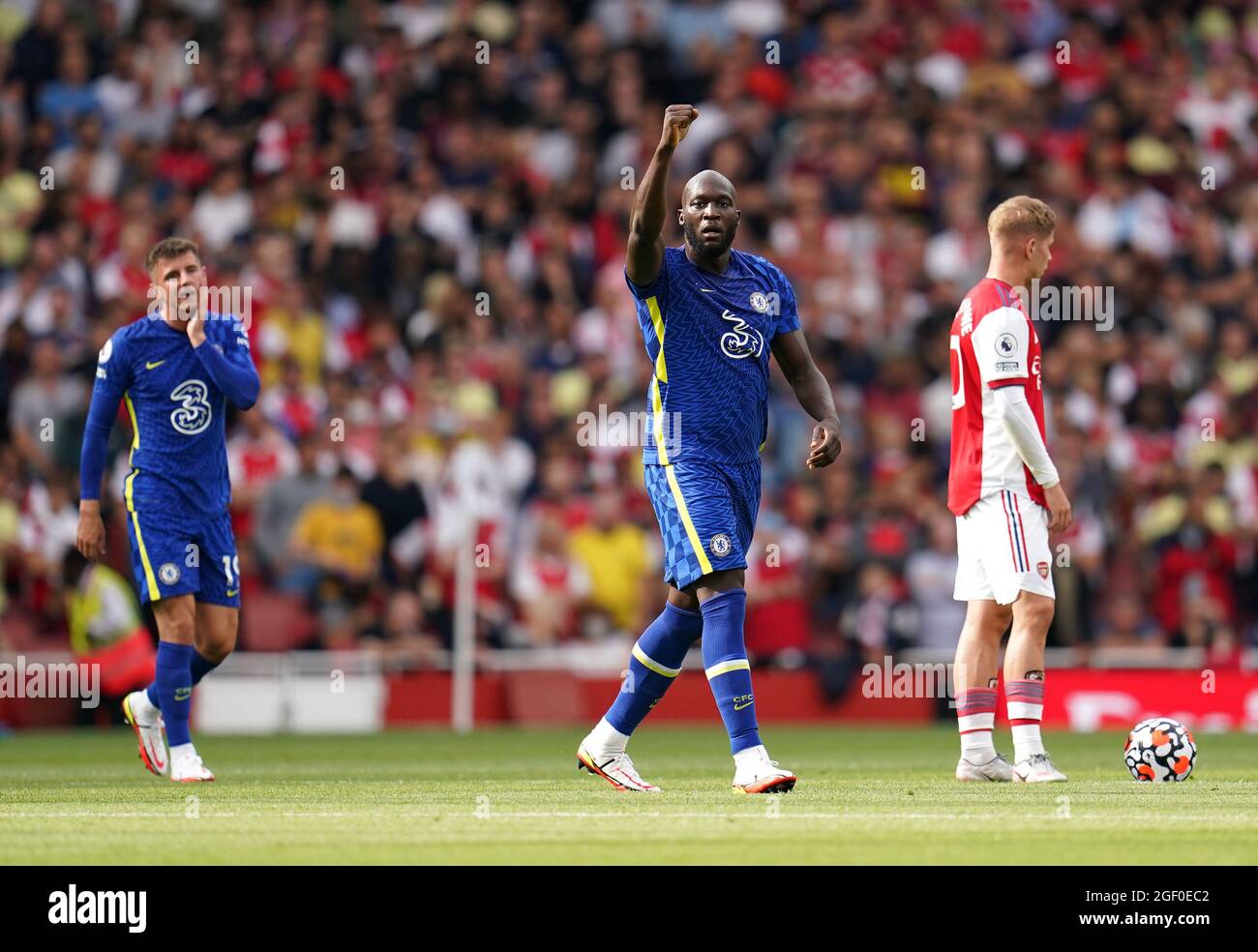Chelsea's Romelu Lukaku (centre) celebrates scoring their side's first goal of the game during the Premier League match at the Emirates Stadium, London. Picture date: Sunday August 22, 2021. Stock Photo