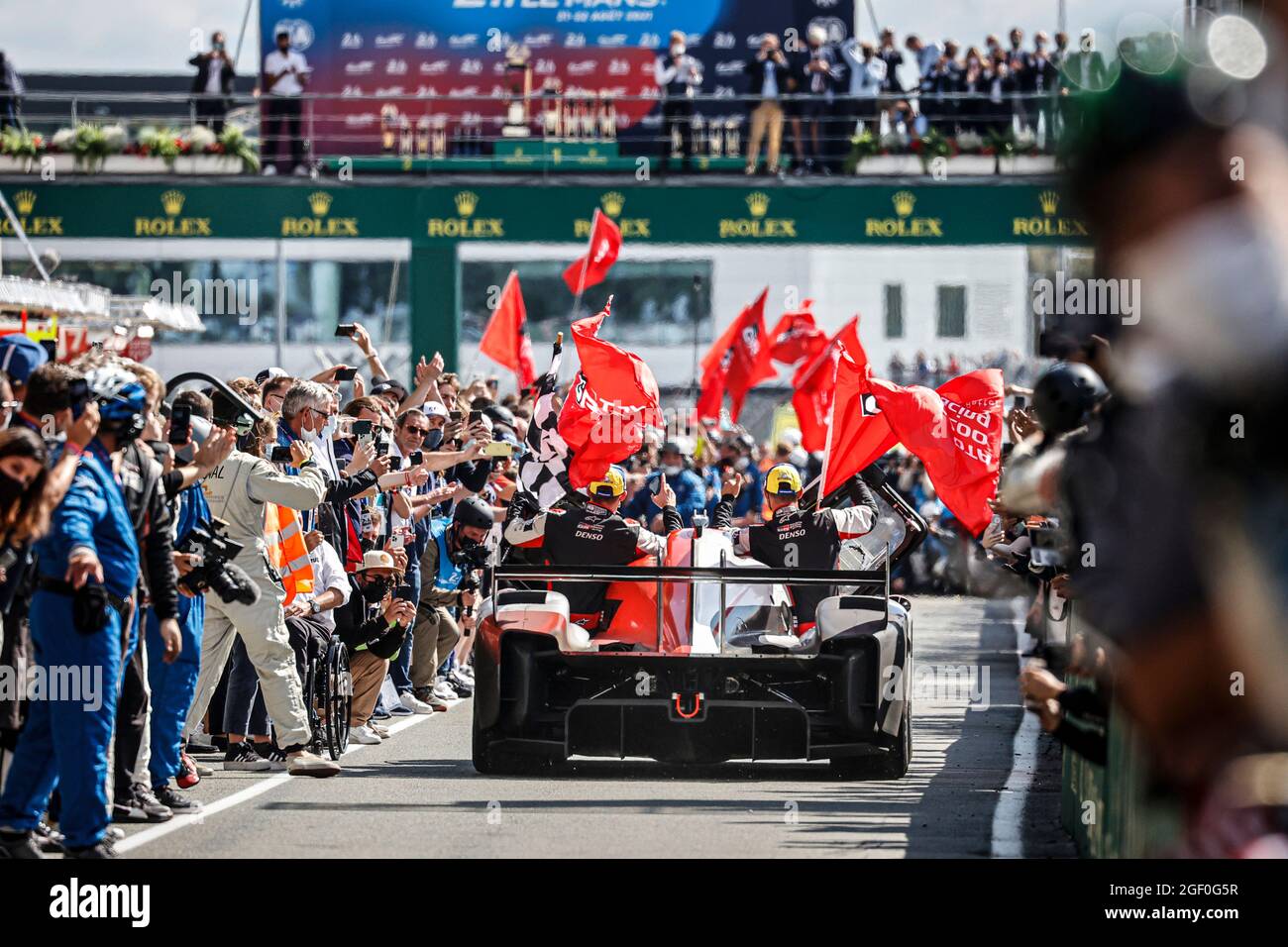 07 Conway Mike Gbr Kobayashi Kamui Jpn Lopez Jose Maria Arg Toyota Gazoo Racing Toyota Gr010 Hybrid Action Finish Line Arrivee During The 24 Hours Of Le Mans 21 4th Round