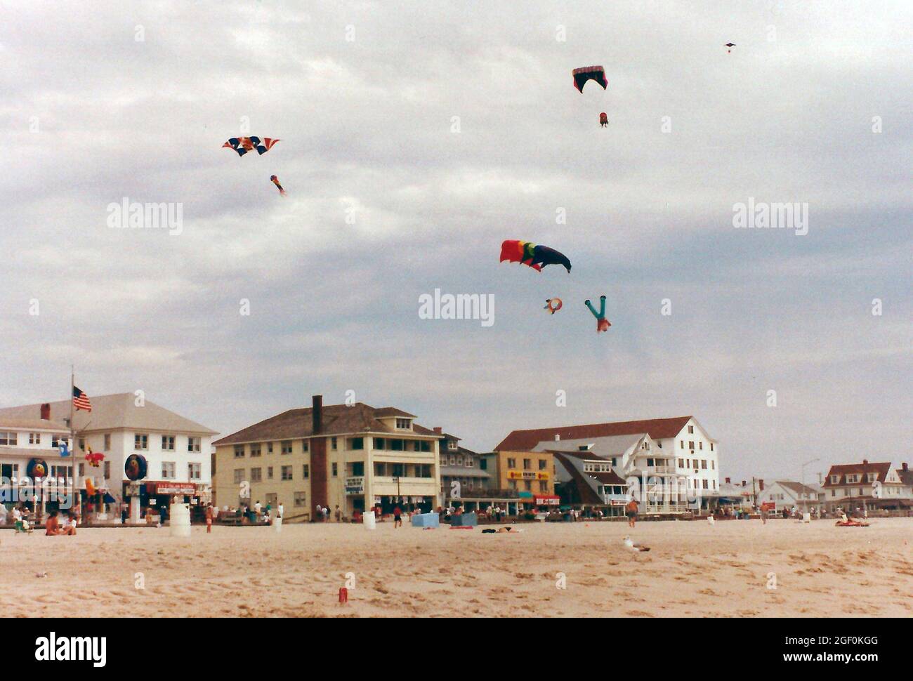 Kites flying in front of the Kite Loft in Ocean City, Maryland in the late 1980s Stock Photo