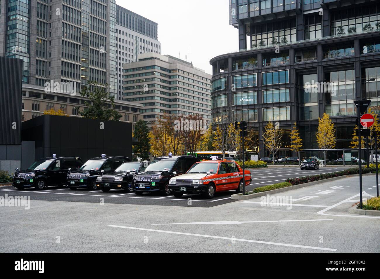 Taxi Tokyo Japan Shin-Marunouchi Building Tokyo Metro Station Stock Photo Stock Images Stock Pictures Stock Photo