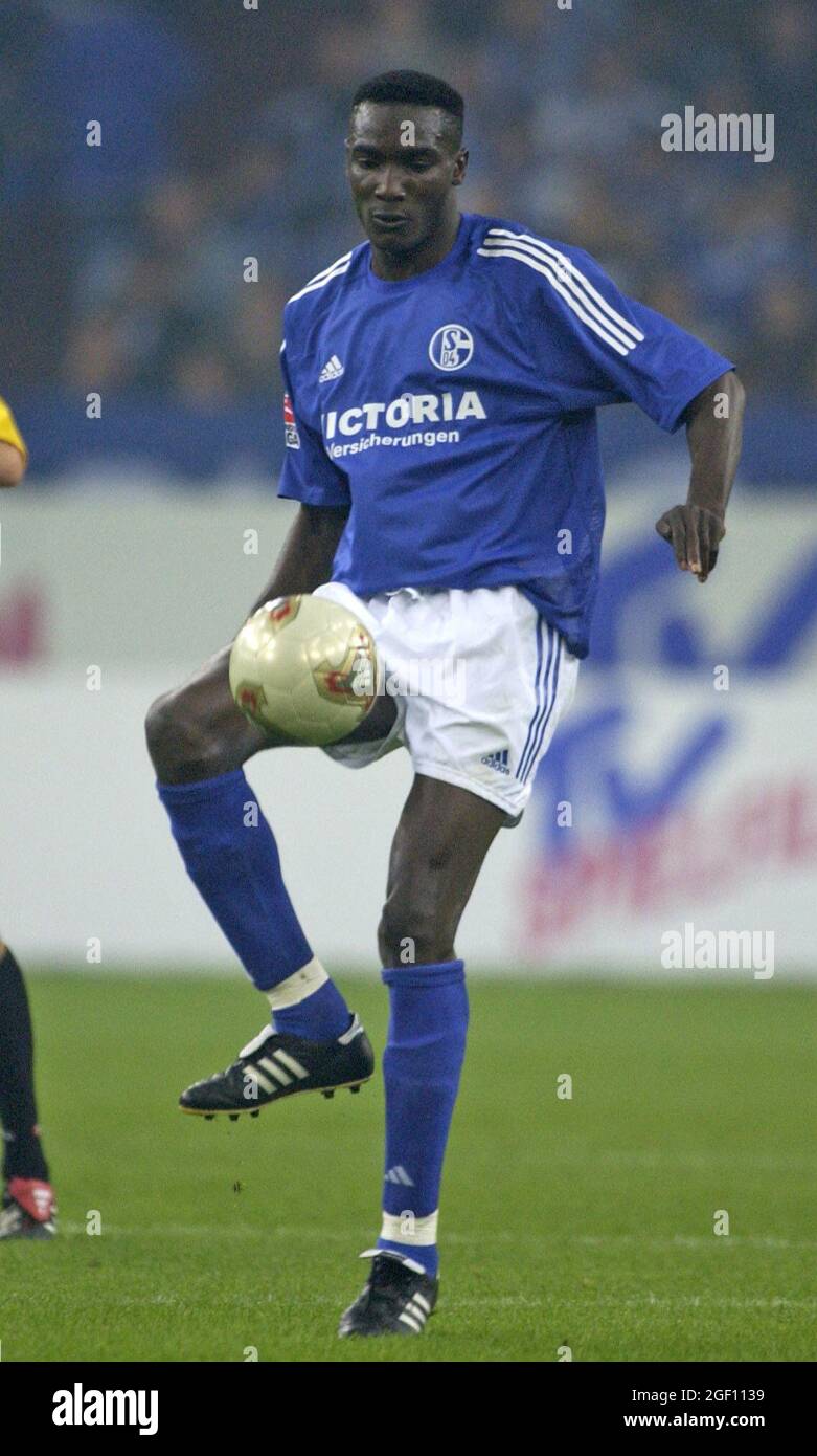 Gelsenkirchen Germany 5.10.2002, Football: Bundesliga season 2002 Gelsenkirchen Germany 5.10.2002, Football: Bundesliga season 2002